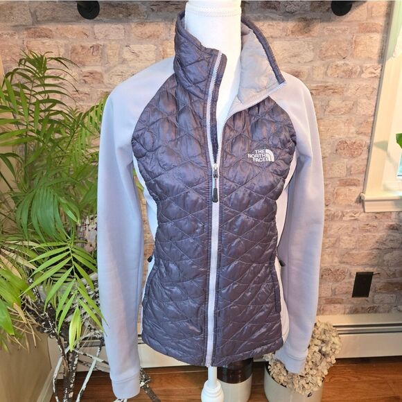 The North Face Women's Purple Jacket Size S/P - Picture 1 of 7